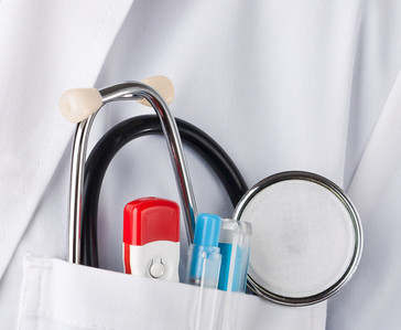 What Should Doctors Wear? Even Lab Coats Could Spread Disease